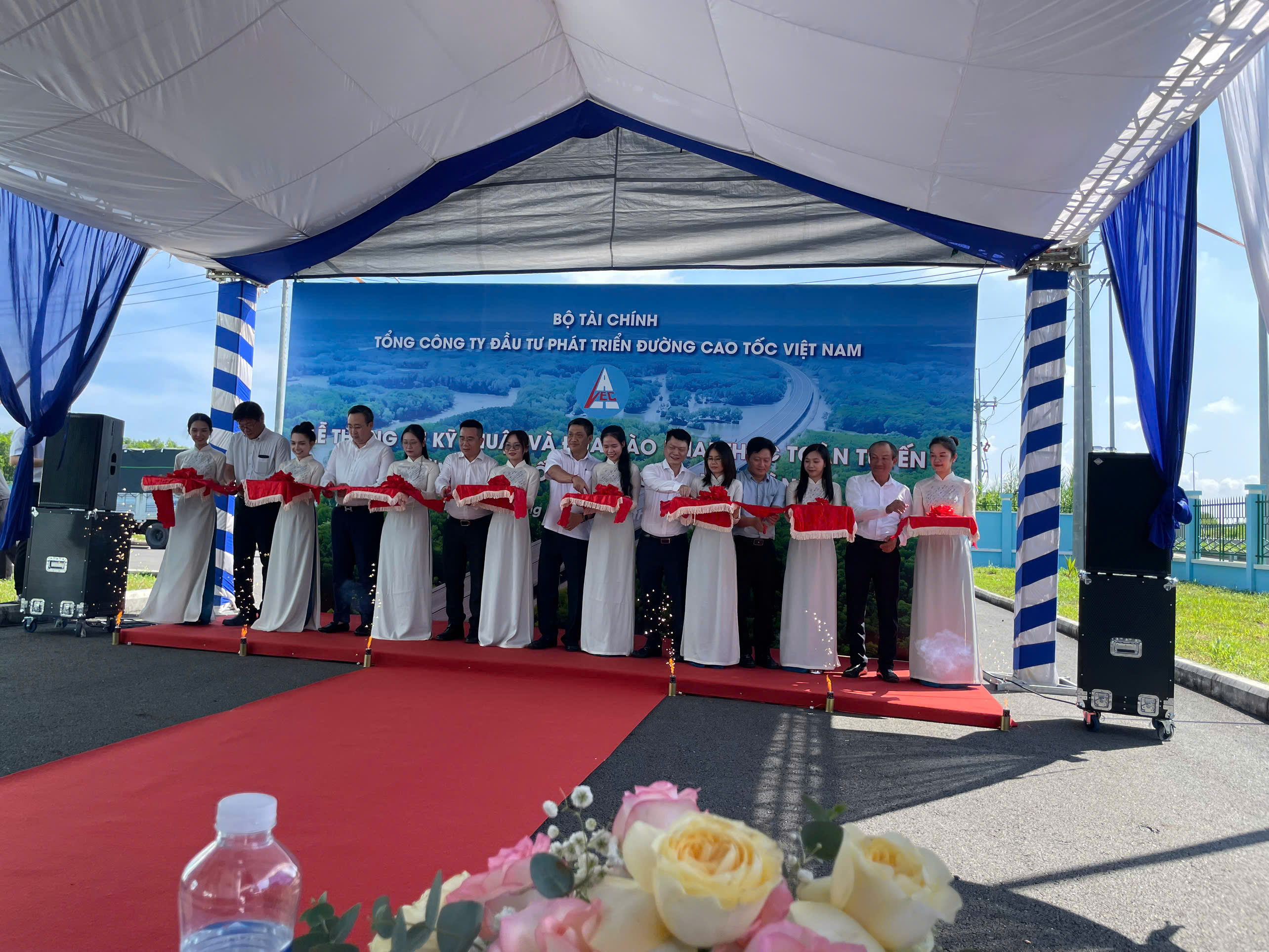 1.10.1 thông xe toàn tuyến