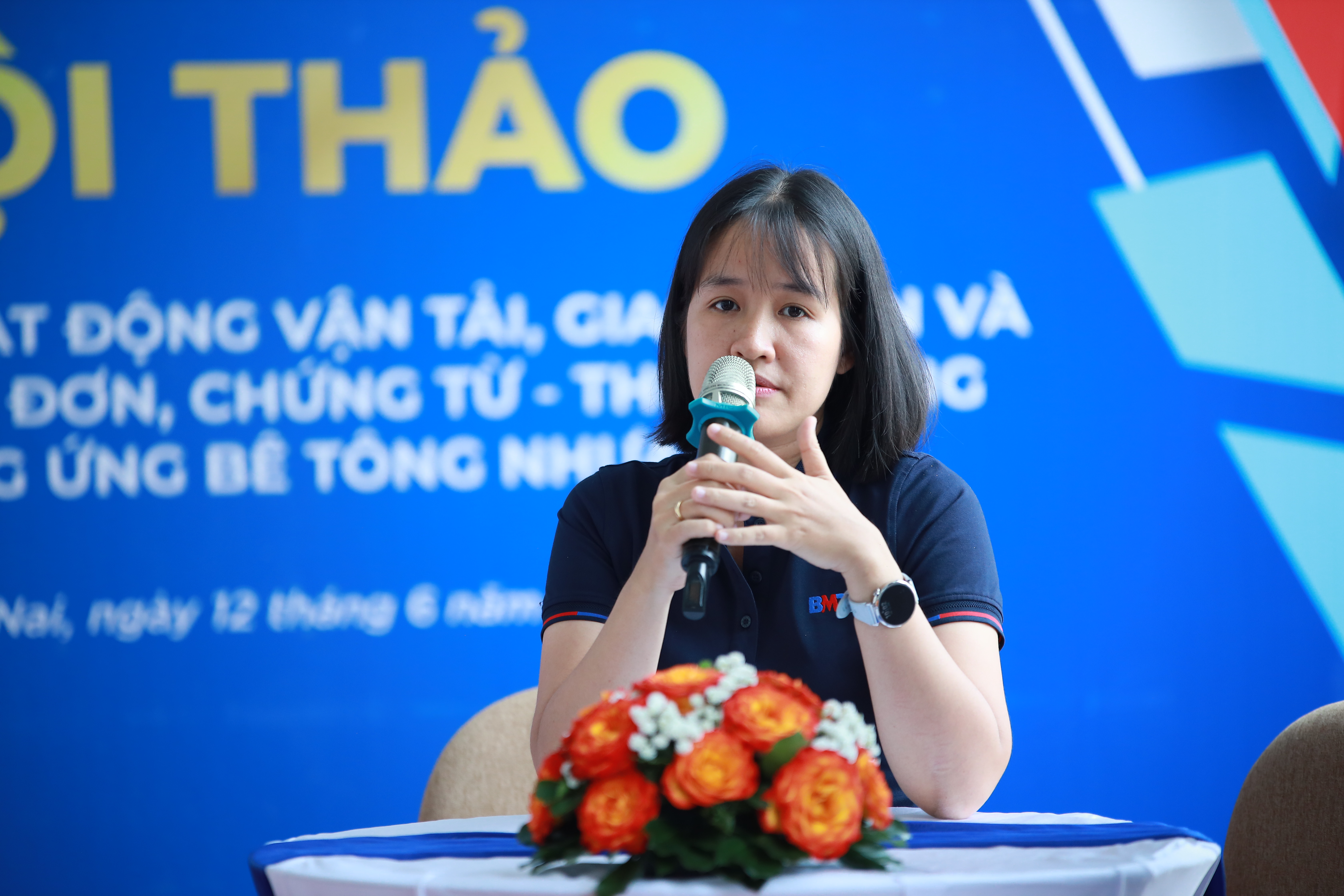 Gi&agrave;u chia sẻ