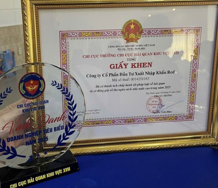 RED nhận giấy khen