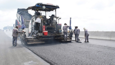BMT TIẾP TỤC ĐƯA BÊ TÔNG NHỰA RỖNG THOÁT NƯỚC LÊN DỰ ÁN VÀNH ĐAI 3 TP.HCM